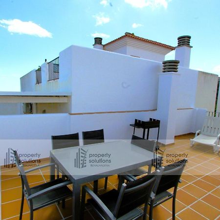 شقة Lomas De Mena, 21 - Atico Con Vistas Al Mar - Piscina Y Barbacoa - Parking Gratis - Excelente Conexion Wifi بينالماذينا المظهر الخارجي الصورة